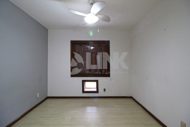 Imagem Imóvel com 2 Quartos à Venda, 176 m² em Jardim Planalto - Porto Alegre Imagem Imóvel com 2 Quartos à Venda, 176 m² em Jardim Planalto - Porto Alegre