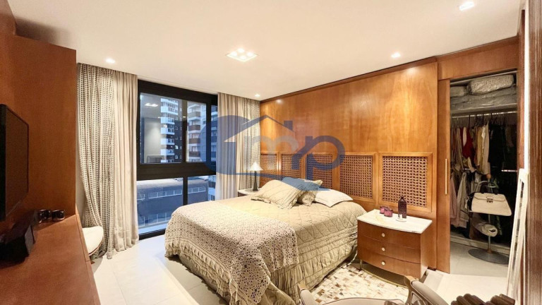 Imagem Apartamento com 4 Quartos à Venda, 215 m² em Predial - Torres Imagem Apartamento com 4 Quartos à Venda, 215 m² em Predial - Torres