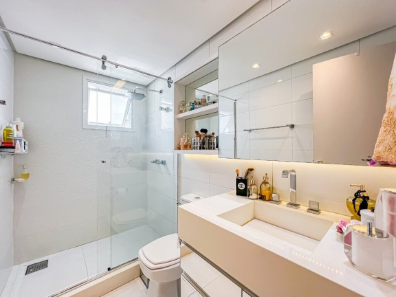 Imagem Imóvel com 3 Quartos à Venda, em Petrópolis - Porto Alegre Imagem Imóvel com 3 Quartos à Venda, em Petrópolis - Porto Alegre