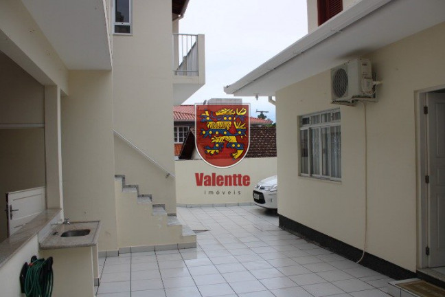 Imagem Casa com 2 Quartos à Venda,  em Capoeiras - Florianópolis