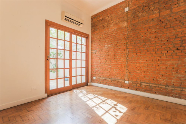 Imagem Casa com 6 Quartos à Venda, em Vila Madalena - São Paulo Imagem Casa com 6 Quartos à Venda, em Vila Madalena - São Paulo