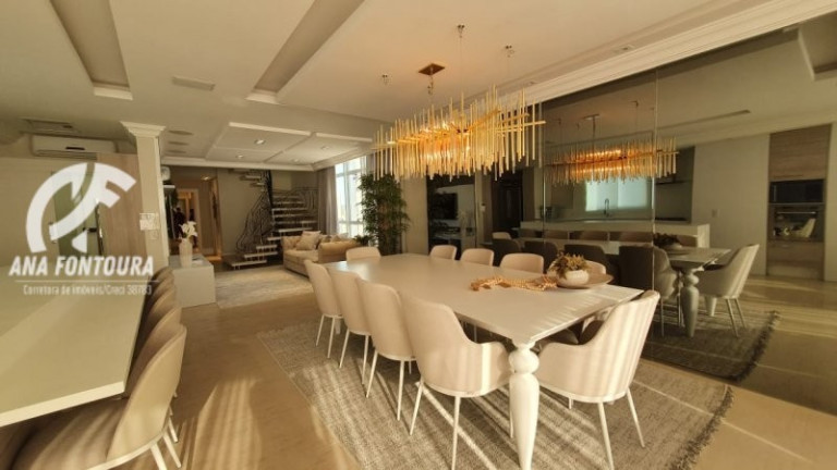 Imagem Cobertura com 3 Quartos à Venda, 273 m² em Centro - Balneário Camboriú