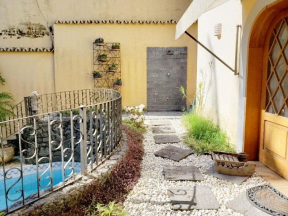Casa com 5 Quartos à Venda, 380 m² em Jardim Marajoara - São Paulo