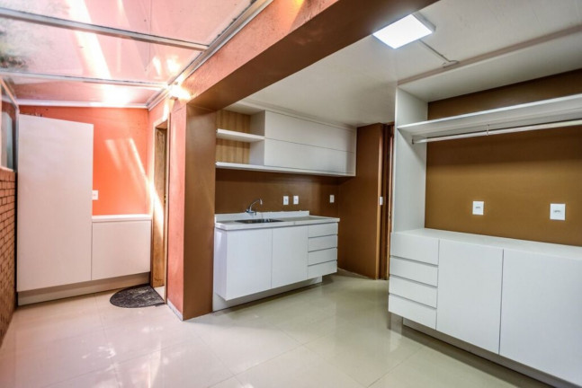 Imagem Imóvel com 4 Quartos à Venda, em Passo Da Areia - Porto Alegre Imagem Imóvel com 4 Quartos à Venda, em Passo Da Areia - Porto Alegre