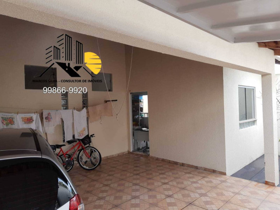 Imagem Casa com 3 Quartos à Venda, 190 m² em Santa Mônica - Uberlândia Imagem Casa com 3 Quartos à Venda, 190 m² em Santa Mônica - Uberlândia