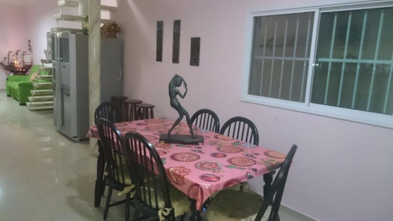 Imagem Sobrado com 4 Quartos à Venda, 320 m² em Maracanã - Praia Grande Imagem Sobrado com 4 Quartos à Venda, 320 m² em Maracanã - Praia Grande