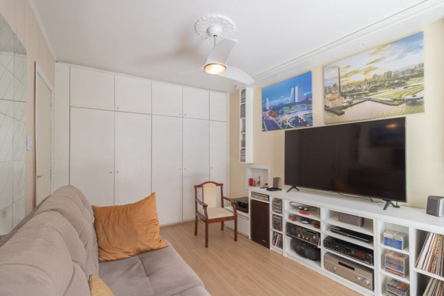 Imagem Imóvel com 2 Quartos à Venda, em Petrópolis - Porto Alegre Imagem Imóvel com 2 Quartos à Venda, em Petrópolis - Porto Alegre
