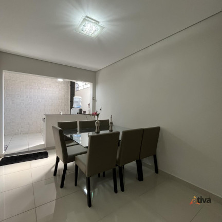 Imagem Casa com 3 Quartos à Venda, 123 m²