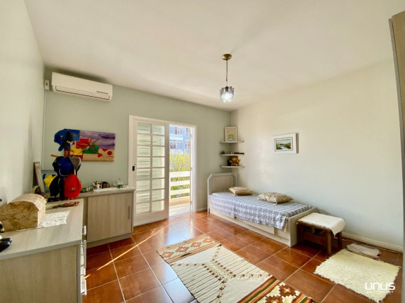 Imagem Casa com 5 Quartos à Venda, 420 m² em Coqueiros - Florianópolis Imagem Casa com 5 Quartos à Venda, 420 m² em Coqueiros - Florianópolis