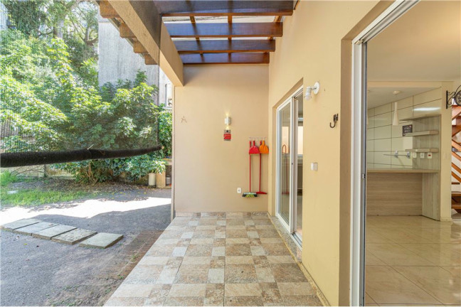 Imagem Casa com 2 Quartos à Venda, 203 m² em Higienópolis - Porto Alegre Imagem Casa com 2 Quartos à Venda, 203 m² em Higienópolis - Porto Alegre