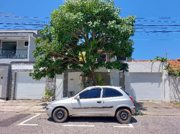 Casa com 3 Quartos à Venda, 180 m² em Piratininga - Niteroi