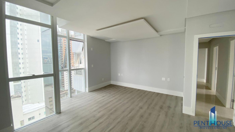 Imagem Apartamento com 3 Quartos à Venda, 133 m² em Pioneiros - Balneário Camboriú Imagem Apartamento com 3 Quartos à Venda, 133 m² em Pioneiros - Balneário Camboriú