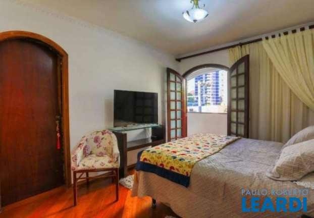 Imagem Sobrado com 4 Quartos à Venda, 400 m² em Vila Bastos - Santo André Imagem Sobrado com 4 Quartos à Venda, 400 m² em Vila Bastos - Santo André