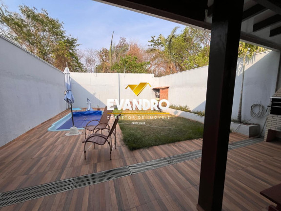 Imagem Casa com 3 Quartos à Venda, 250 m² em Jardim Imperial - Cuiabá