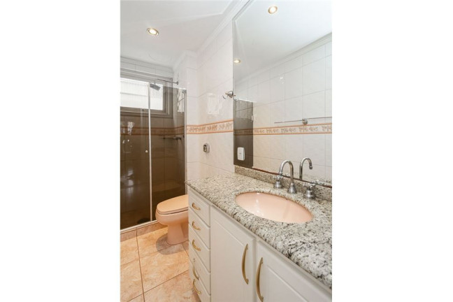 Imagem Apartamento com 3 Quartos à Venda, 131 m² em Higienópolis - Porto Alegre Imagem Apartamento com 3 Quartos à Venda, 131 m² em Higienópolis - Porto Alegre