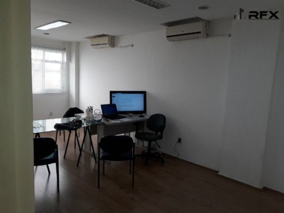 Sala Comercial à Venda, 120 m² em Centro - Niterói
