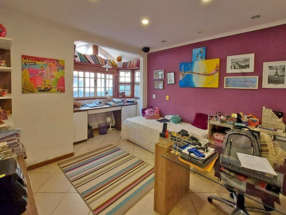 Imagem Casa com 4 Quartos à Venda, 250 m² em Barra Do Imbuí - Teresópolis