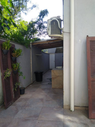 Imagem Casa com 4 Quartos para Temporada, 121 m² em Bombas - Bombinhas Imagem Casa com 4 Quartos para Temporada, 121 m² em Bombas - Bombinhas