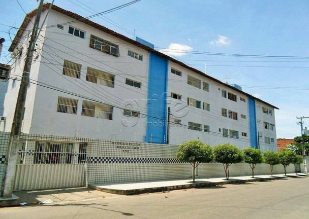 Imagem Apartamento com 3 Quartos à Venda, 9 m² em Jóquei Clube - Fortaleza