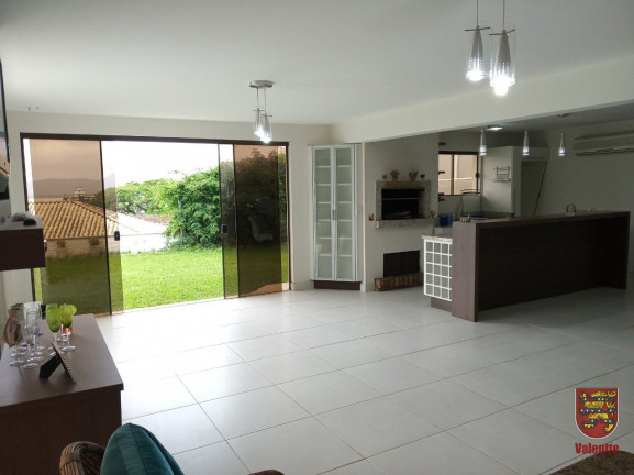 Imagem Casa com 6 Quartos à Venda,  em Coqueiros - Florianópolis