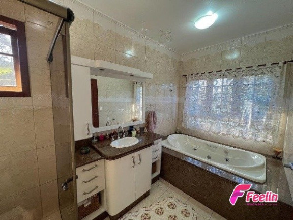 Imagem Casa com 3 Quartos à Venda, 236 m² em Centro - Rancho Queimado Imagem Casa com 3 Quartos à Venda, 236 m² em Centro - Rancho Queimado