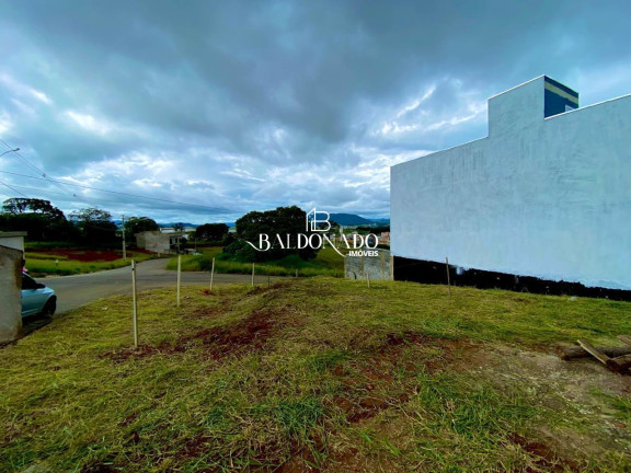Terreno à Venda, 200 m² em Centro - Extrema