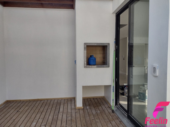 Imagem Casa com 3 Quartos à Venda, 197 m² em Rio Tavares - Florianópolis