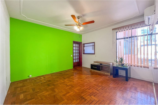 Imagem Imóvel com 2 Quartos à Venda, em São João - Porto Alegre Imagem Imóvel com 2 Quartos à Venda, em São João - Porto Alegre