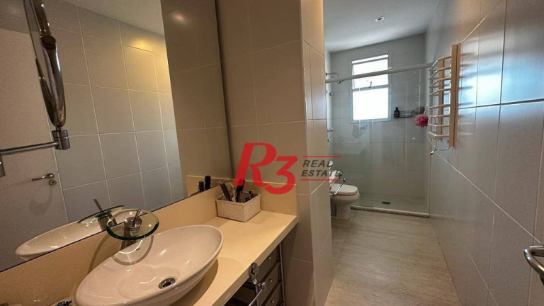 Imagem Apartamento com 3 Quartos para Alugar, 181 m² em Gonzaga - Santos
