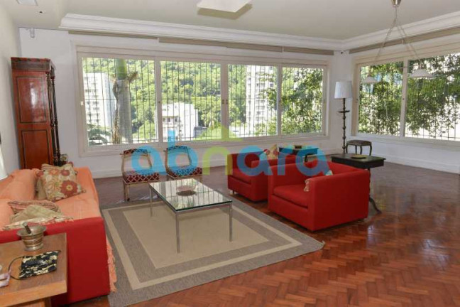 Imagem Casa com 4 Quartos à Venda, 750 m² em Cosme Velho - Rio De Janeiro Imagem Casa com 4 Quartos à Venda, 750 m² em Cosme Velho - Rio De Janeiro