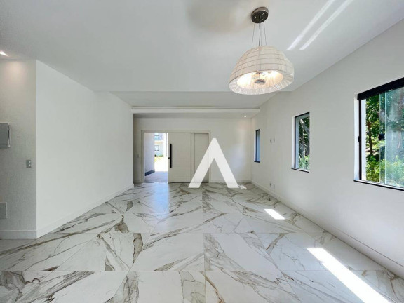 Imagem Casa com 3 Quartos à Venda, 179 m² em Albuquerque - Teresópolis