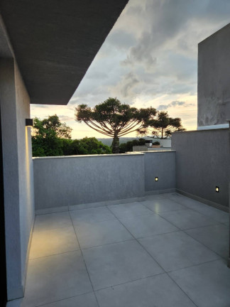 Imagem Sobrado com 3 Quartos à Venda, 166 m² em Pilarzinho - Curitiba