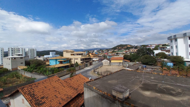 Imagem Imóvel com 3 Quartos à Venda, 105 m² em R$302.000,00 // Lago Azul - 1ª Seção - Ibirité