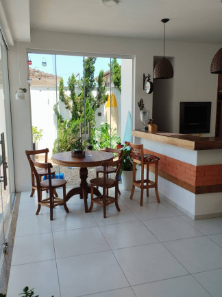 Imagem Casa com 3 Quartos à Venda, 263 m² em Centro - Barra Velha Imagem Casa com 3 Quartos à Venda, 263 m² em Centro - Barra Velha