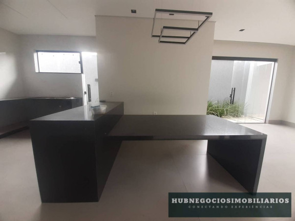 Imagem Casa com 4 Quartos à Venda, 240 m² Imagem Casa com 4 Quartos à Venda, 240 m²