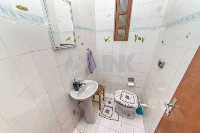 Imagem Casa com 4 Quartos à Venda, 299 m² em Santana - Porto Alegre