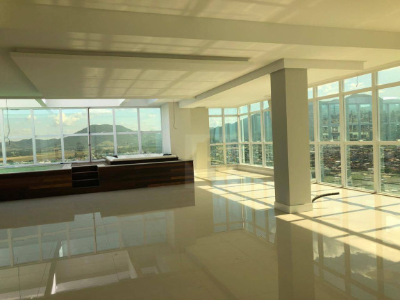 Imagem Cobertura com 5 Quartos à Venda, 417 m² em Meia Praia - Itapema