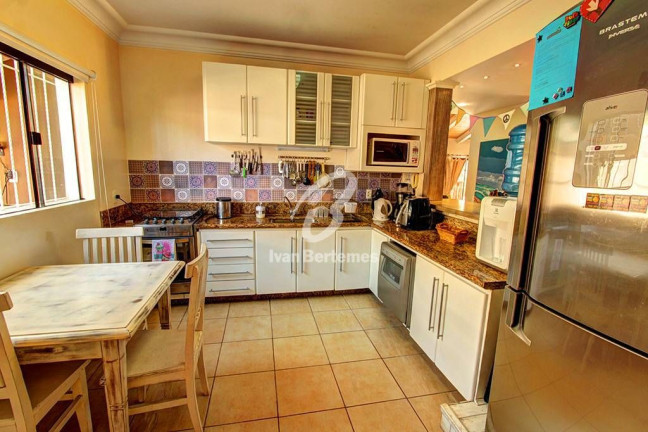 Imagem Casa com 5 Quartos para Temporada, em Canto Grande - Bombinhas Imagem Casa com 5 Quartos para Temporada, em Canto Grande - Bombinhas