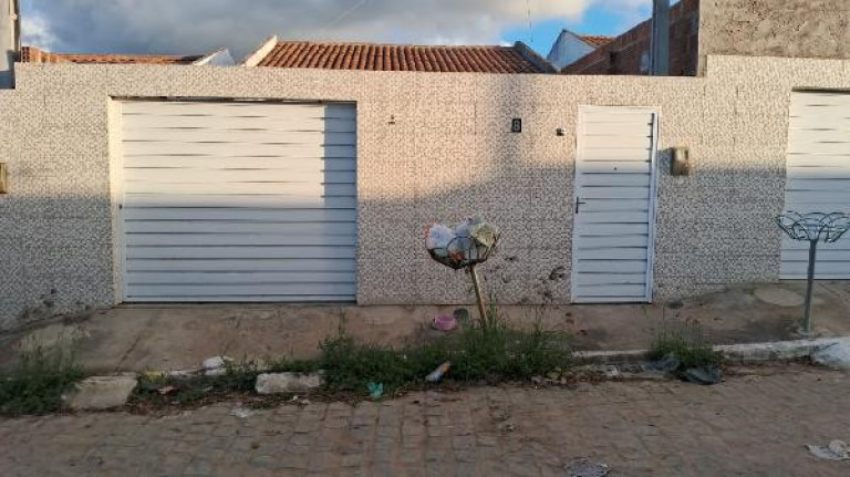 Casa com 2 Quartos à Venda, 126 m² em Loteamento Leonor Ar - Santa Cruz Do Capibaribe