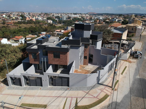 Imagem Casa com 3 Quartos à Venda, 63 m² em Contagem Imagem Casa com 3 Quartos à Venda, 63 m² em Contagem