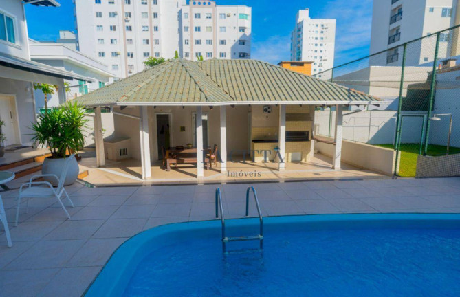 Imagem Casa com 4 Quartos à Venda, 381 m² em Vila Operária - Itajaí