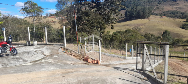 Imagem Imóvel com 3 Quartos à Venda, 3.000 m² em Laranjeiras De Caldas (rural) - Caldas Imagem Imóvel com 3 Quartos à Venda, 3.000 m² em Laranjeiras De Caldas (rural) - Caldas