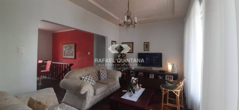 Imagem Casa com 5 Quartos à Venda, 220 m² em Agronômica - Florianópolis Imagem Casa com 5 Quartos à Venda, 220 m² em Agronômica - Florianópolis