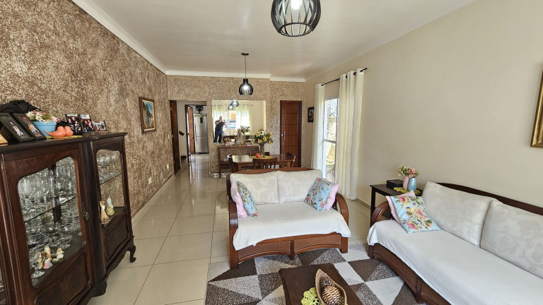 Imagem Sobrado com 5 Quartos à Venda, 202 m² em Botujuru - Mogi Das Cruzes Imagem Sobrado com 5 Quartos à Venda, 202 m² em Botujuru - Mogi Das Cruzes