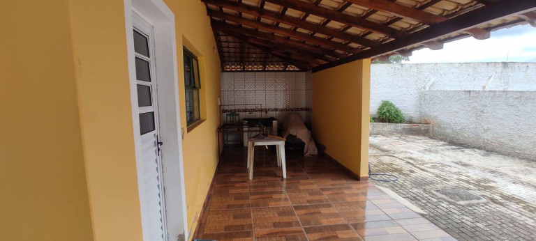 Imagem Chácara com 3 Quartos à Venda, 1.000 m² em Zona Distribuidora - Sarapuí Imagem Chácara com 3 Quartos à Venda, 1.000 m² em Zona Distribuidora - Sarapuí