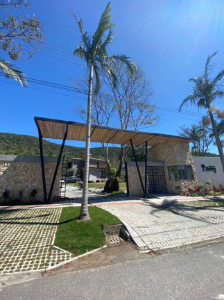 Imagem Casa com 3 Quartos à Venda, 258 m² em Taquaras - Balneário Camboriú Imagem Casa com 3 Quartos à Venda, 258 m² em Taquaras - Balneário Camboriú