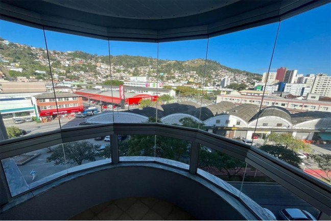 Imagem Imóvel com 2 Quartos à Venda,  em Centro - Florianópolis