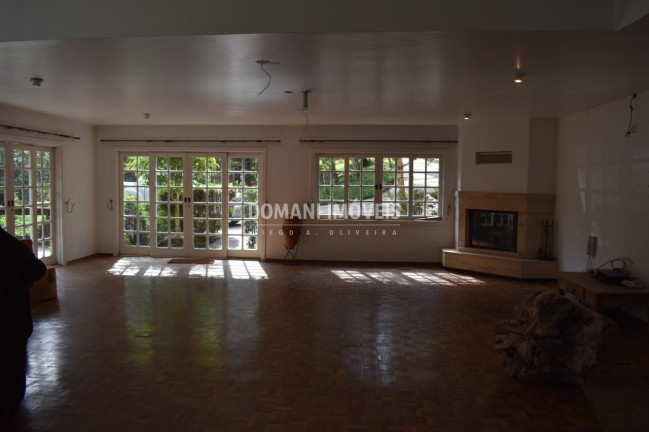 Imagem Casa com 3 Quartos à Venda, 400 m² em Região De Descansópolis - Campos Do Jordão Imagem Casa com 3 Quartos à Venda, 400 m² em Região De Descansópolis - Campos Do Jordão