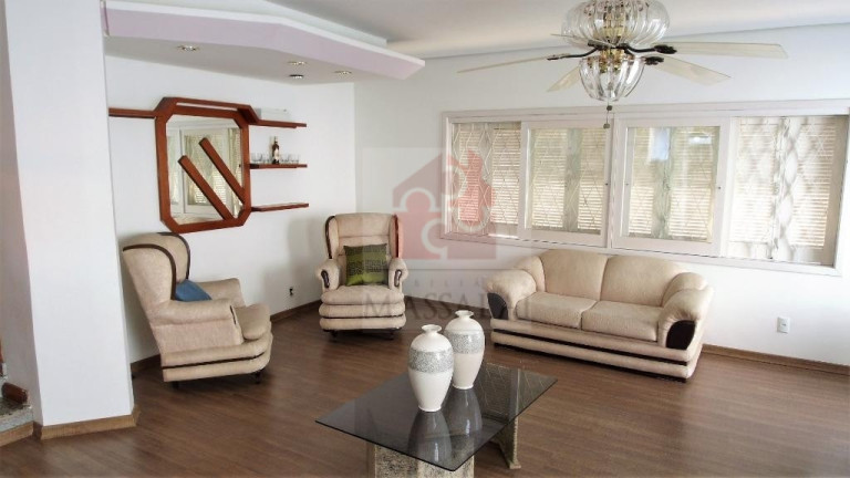 Imagem Casa com 4 Quartos à Venda, 350 m² em Nonoai - Porto Alegre Imagem Casa com 4 Quartos à Venda, 350 m² em Nonoai - Porto Alegre