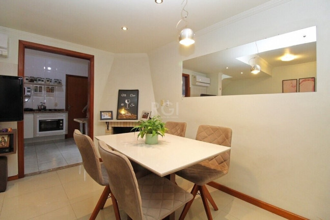 Imagem Casa de Condomínio com 3 Quartos à Venda, 172 m² em Medianeira - Porto Alegre Imagem Casa de Condomínio com 3 Quartos à Venda, 172 m² em Medianeira - Porto Alegre